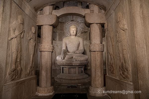 石に刻まれた新羅千年の微笑み、石窟庵